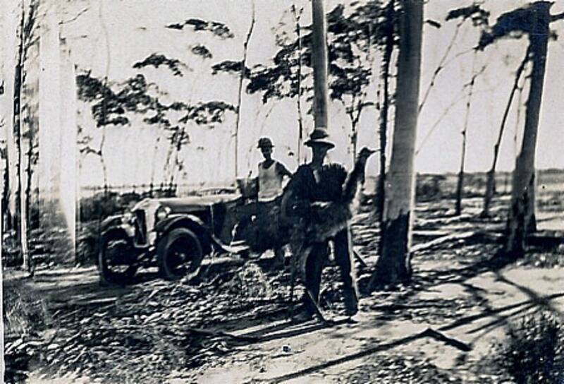 Ray_Owen_during_Emu_War (1)