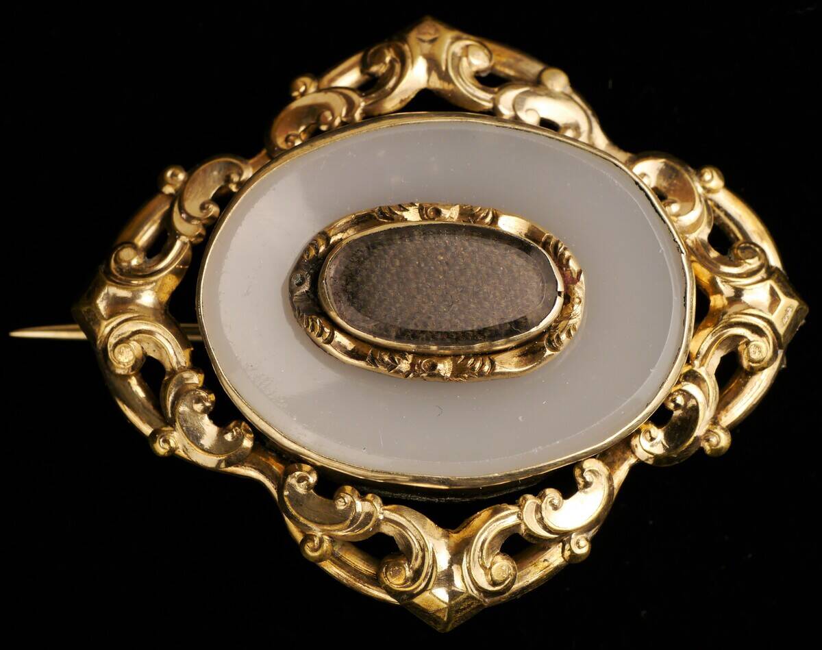 Victorian_Hair_Mourning_Jewelry_1