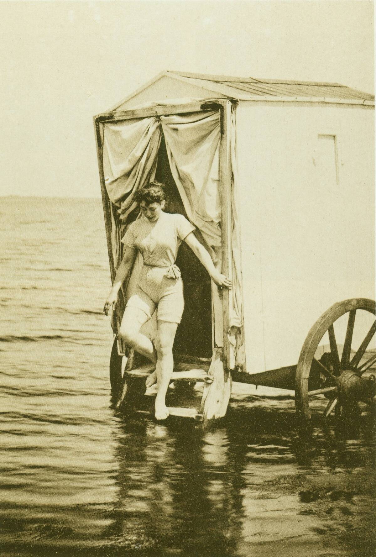 Woman_in_bathing_suit_(1893)