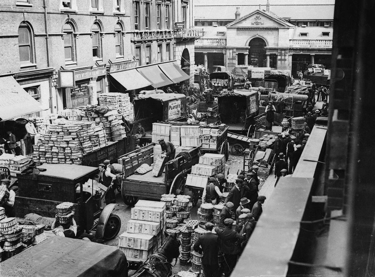 Busy Covent Market, London