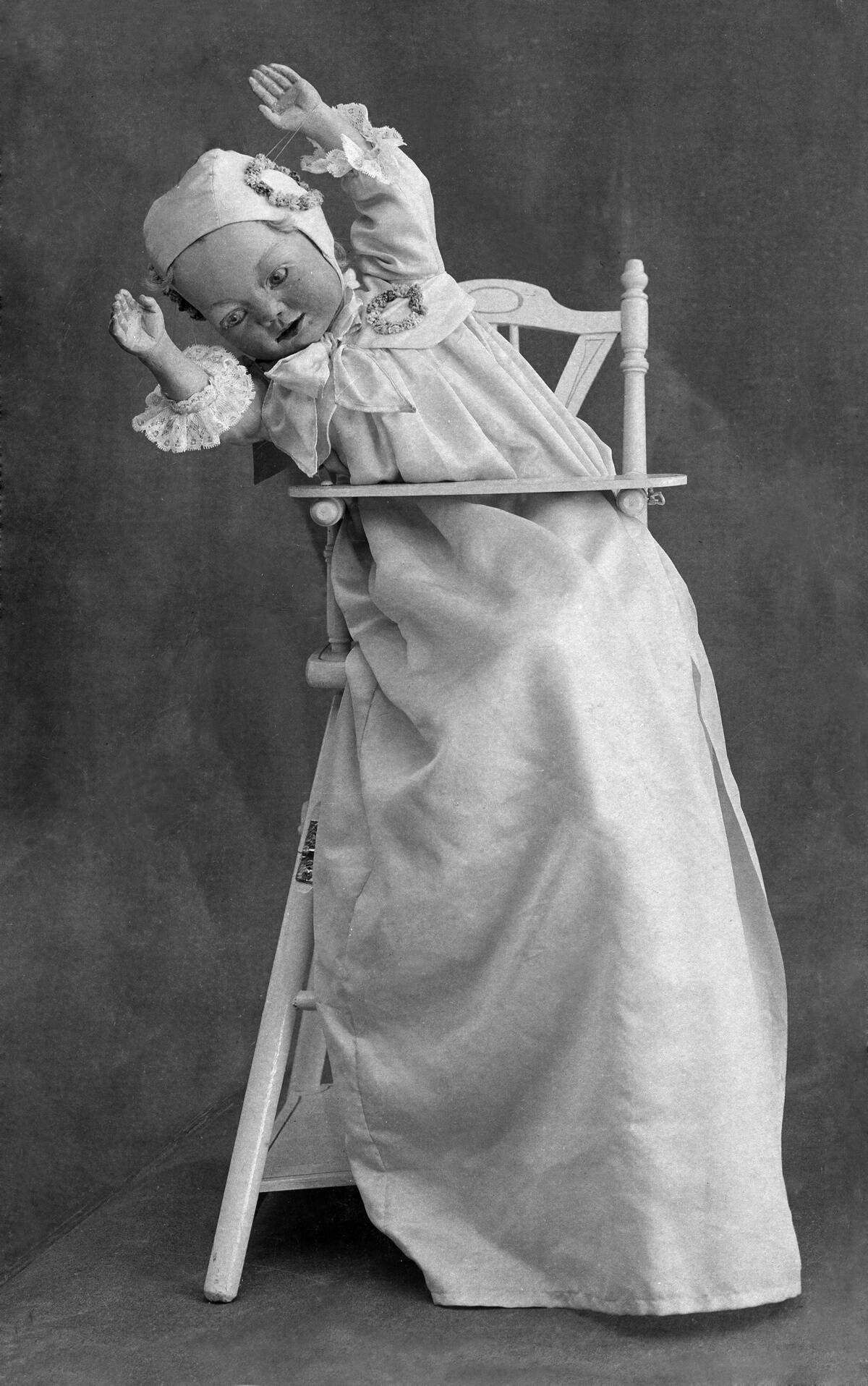 German Empire - : Porcelain doll - Published by: 'Hausfrau' 44/1908Vintage property of ullstein bild