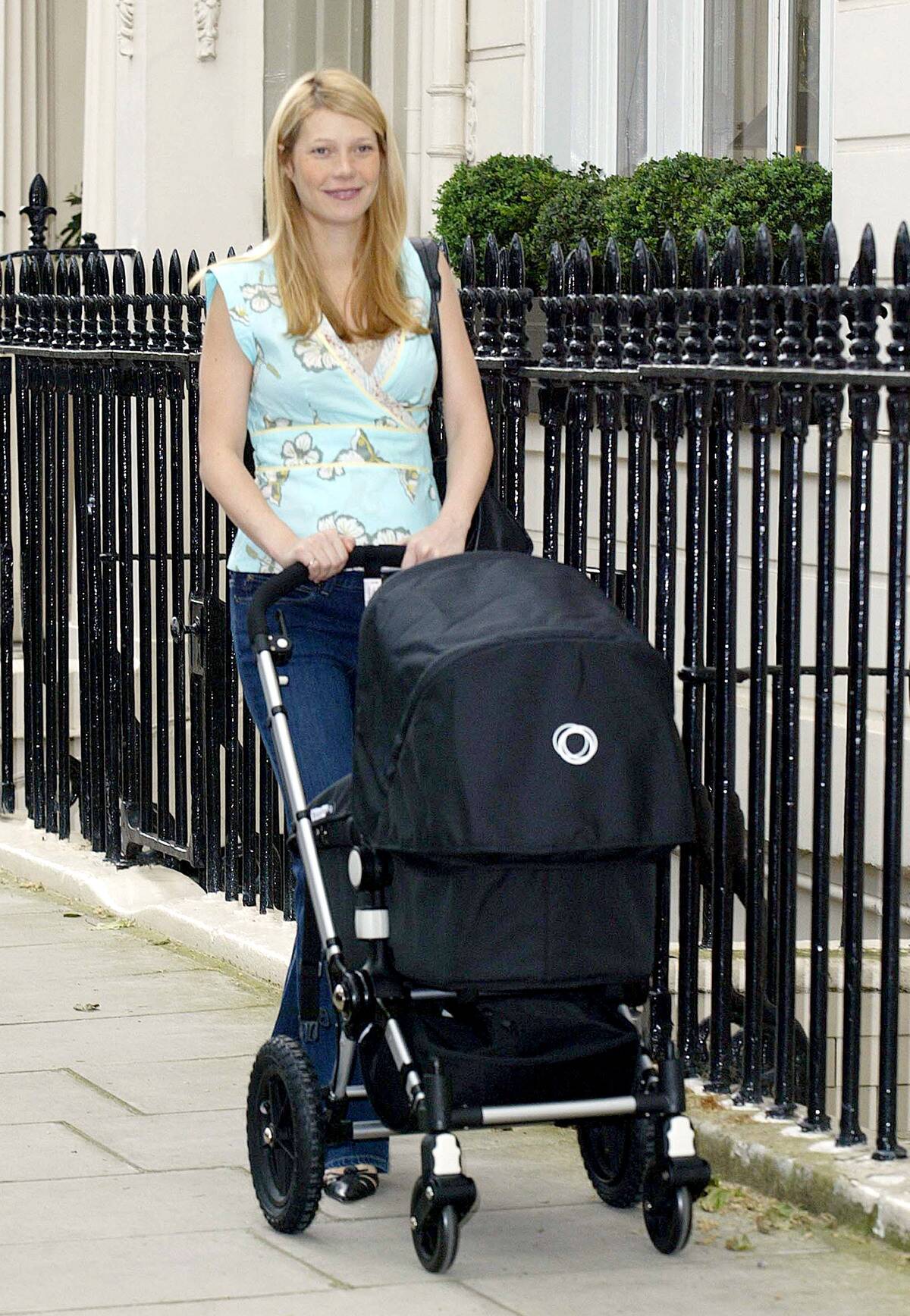 Gwyneth Paltrow Sighting in London - May 20, 2004