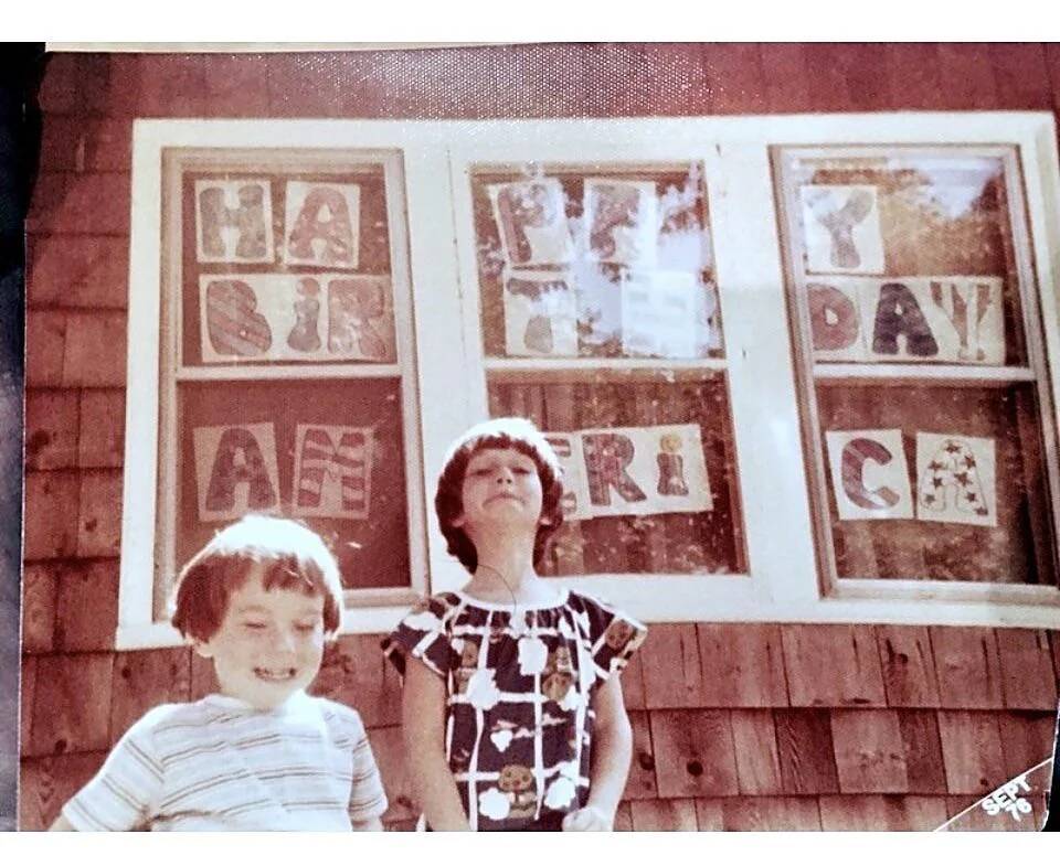 my-sister-and-i-on-the-bicentennial-v0-mtmr4jvsl47h1