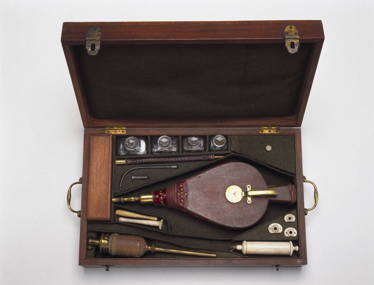 Resuscitator kit, English, 1774.