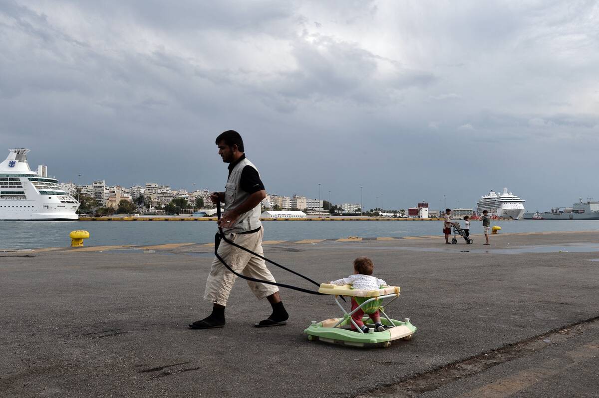 TOPSHOT-GREECE-EUROPE-MIGRANTS