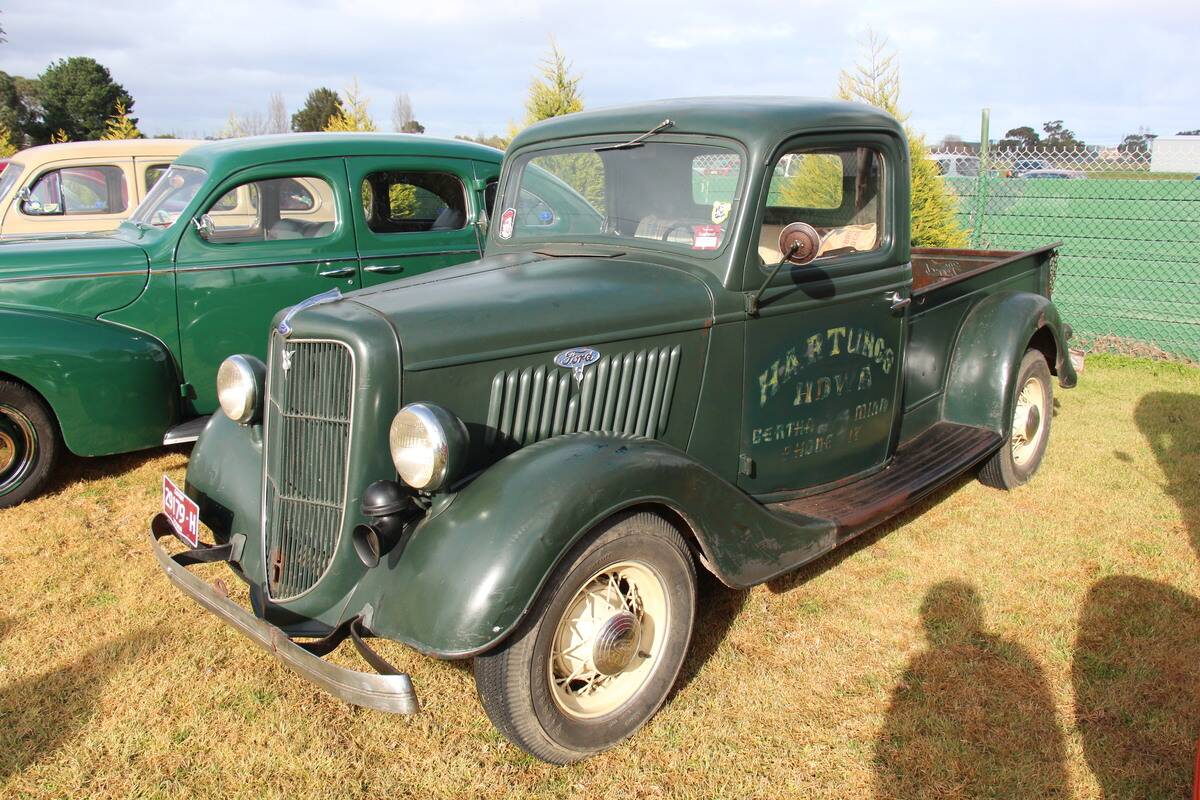 1935_Ford_Pickup_(19951545249)