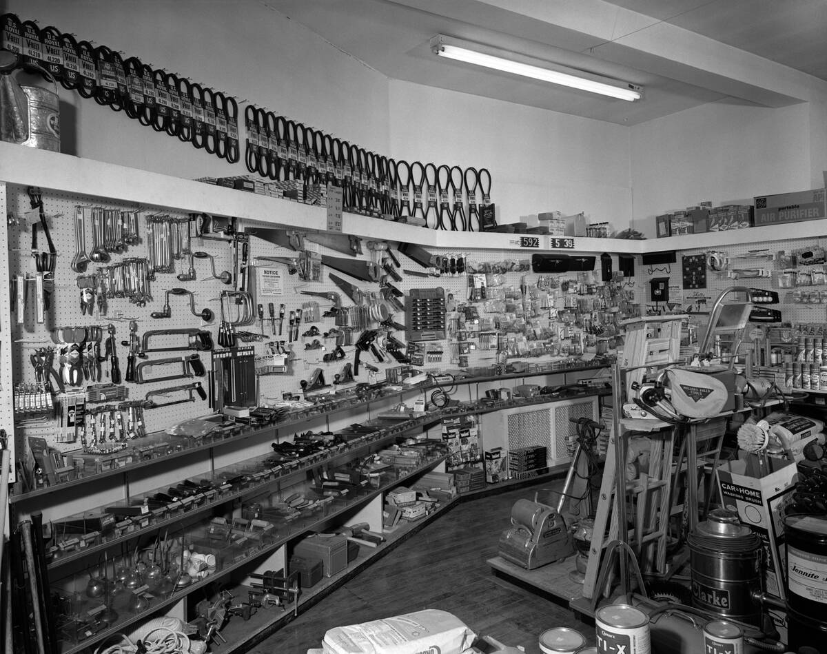 1960s INTERIOR OF HARDWARE...