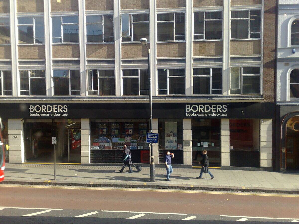 Borders_Charing_Cross_Road_2007-11-02