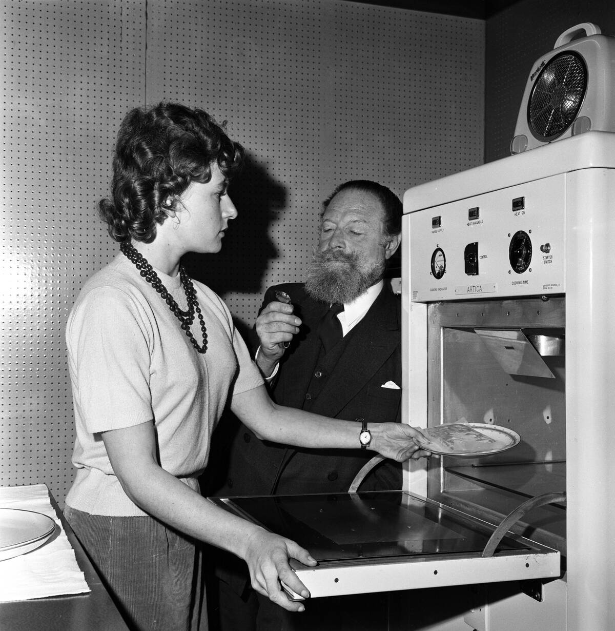 Cooking by microwaves, Circa 1962