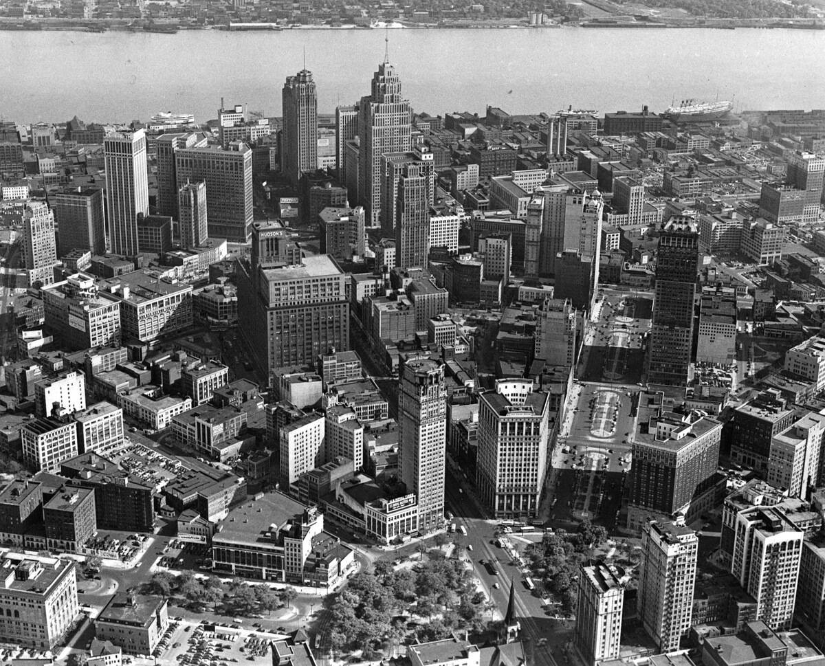 DETROIT SKYLINE