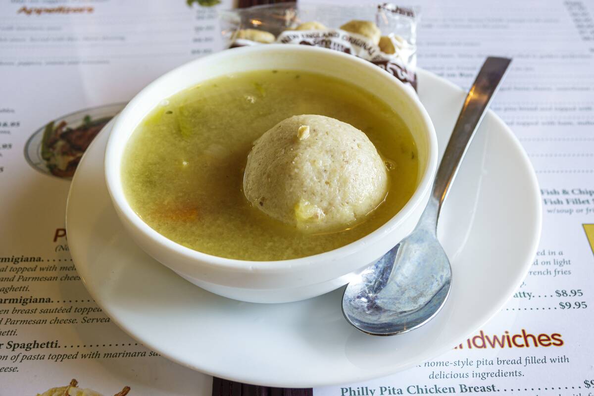 Fort Myers, Florida, Sunflower Cafe restaurant, matzah soup