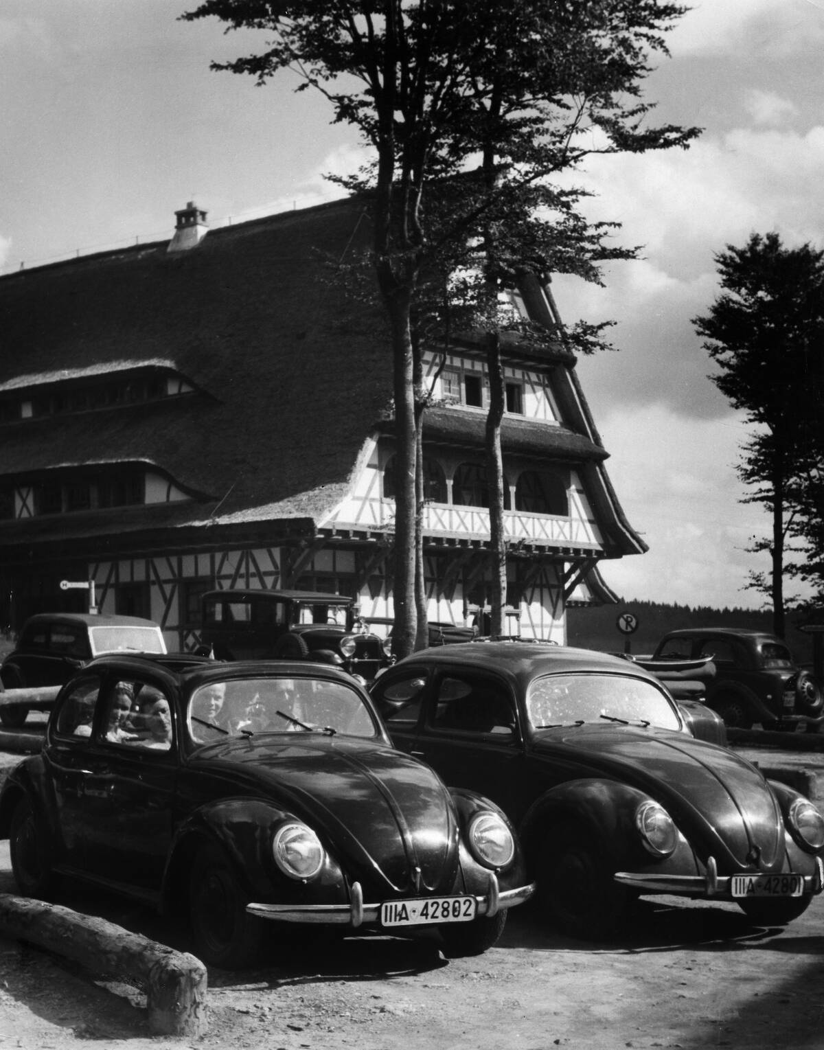 Germany: cars, two Volkswagen Beetle- 1939- Published by 'Die Dame' 04/1939- Photographer: Presse-Illustrationen Berlin