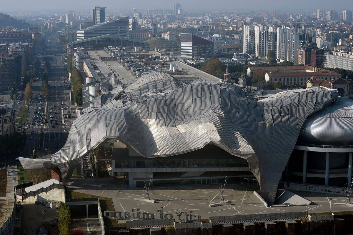 ITALY-ARCHITECTURE-HADID-CITYLIFE