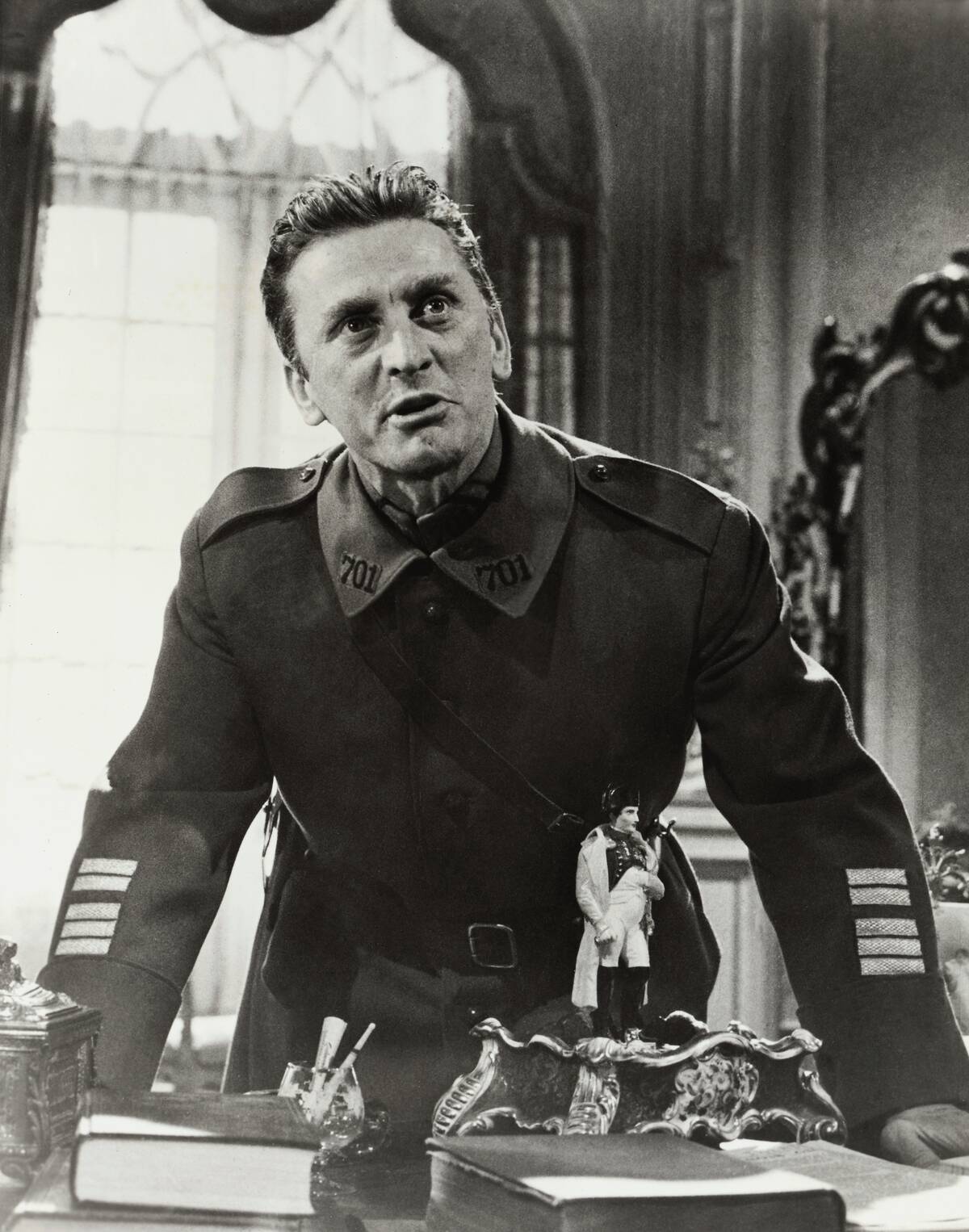 Kirk Douglas Wearing Military Uniform in Paths To Glory
