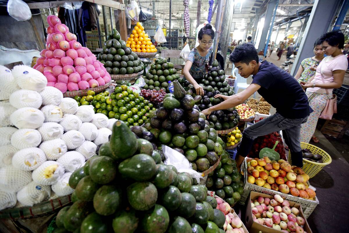 MYANMAR-YANGON-CHINA-FRUIT EXPORT