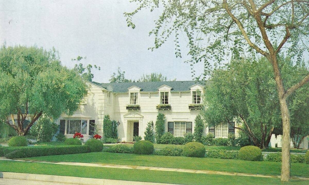 Vintage souvenir postcard, Lucille Ball, Homes of the Stars, ca 1951