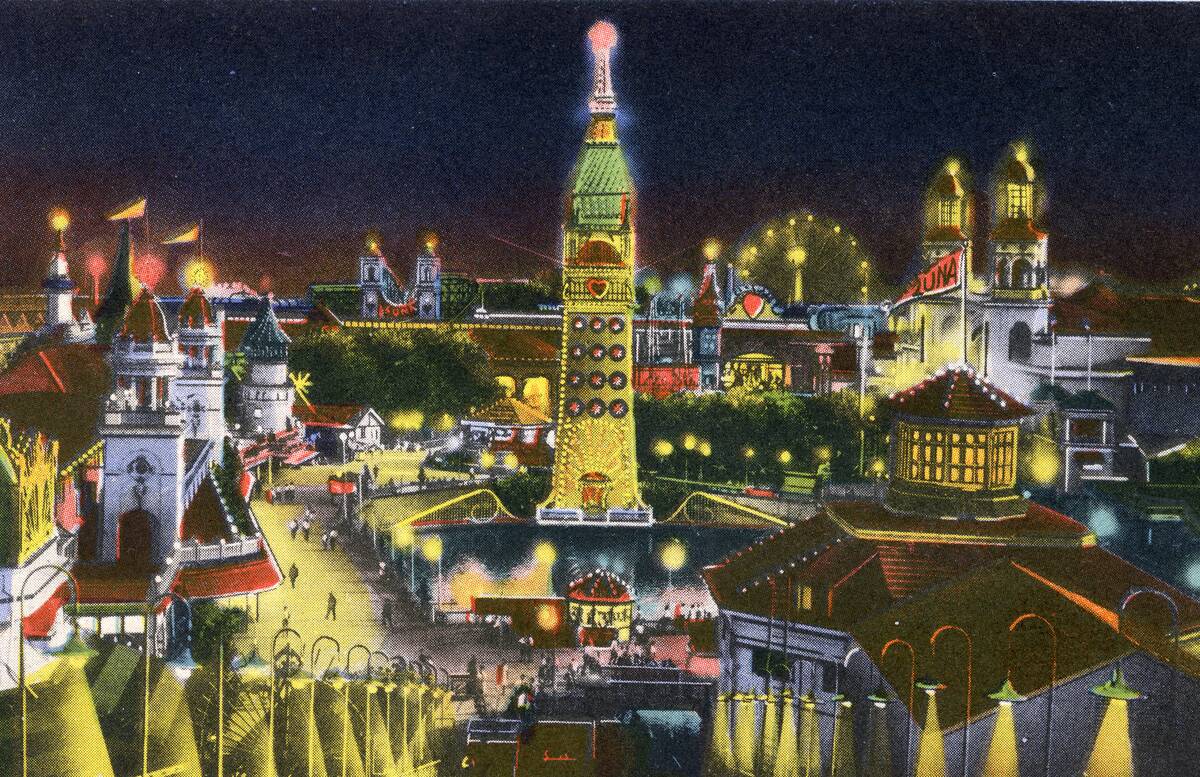 Vintage souvenir postcard, Luna Park at Night, Coney Island Beach and Boardwalk, Brooklyn, New York City, 1944