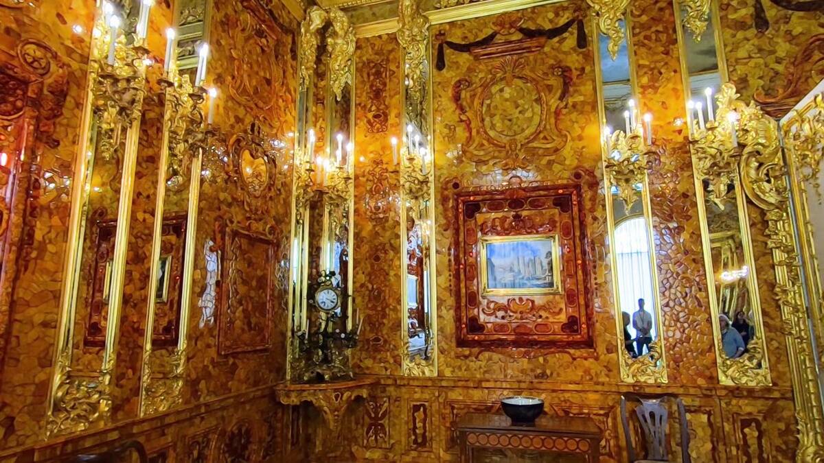 20230518_Reconstructed_Amber_Room_22