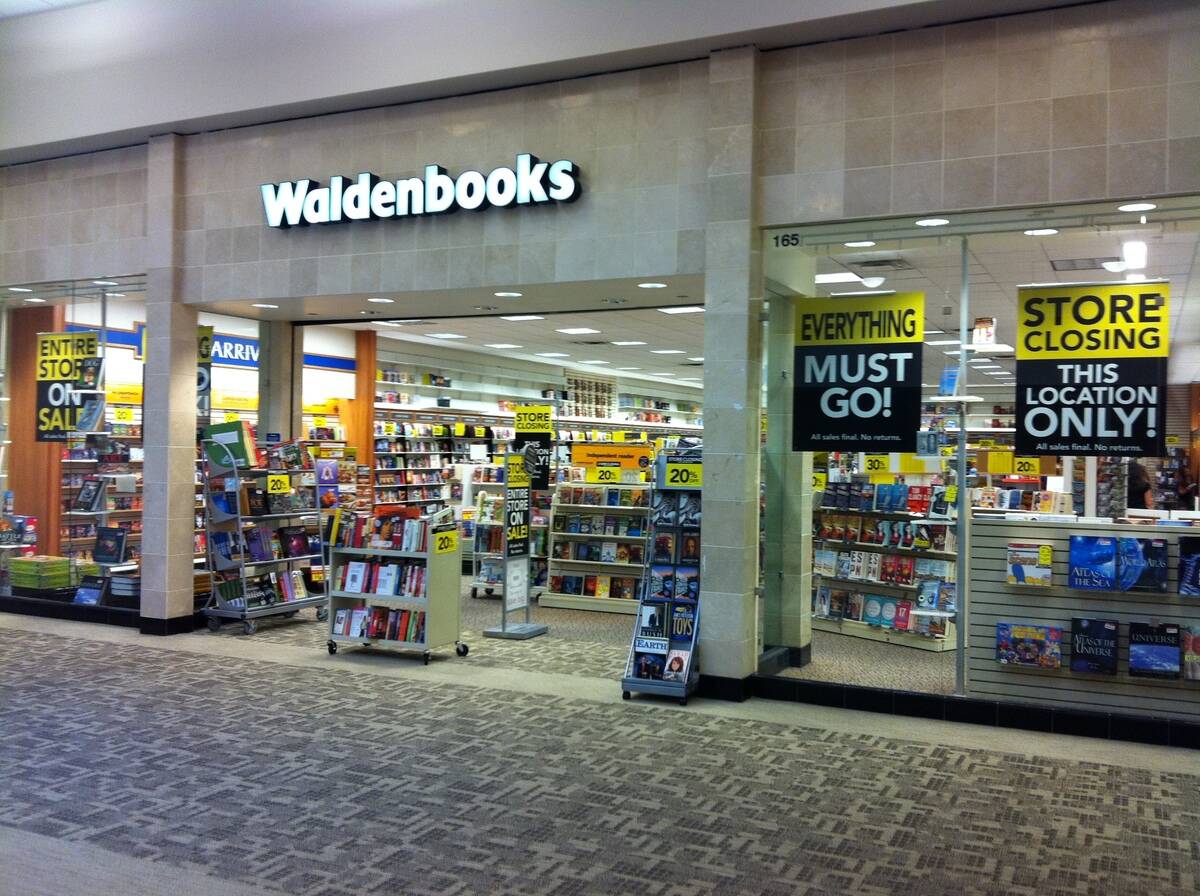 Carolina_Mall_Waldenbooks_ Concord,_NC