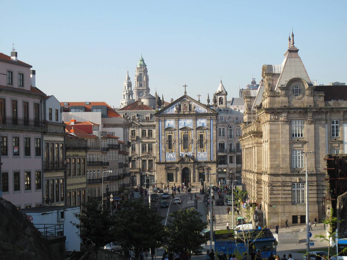 Almeida Garret Square In Oporto