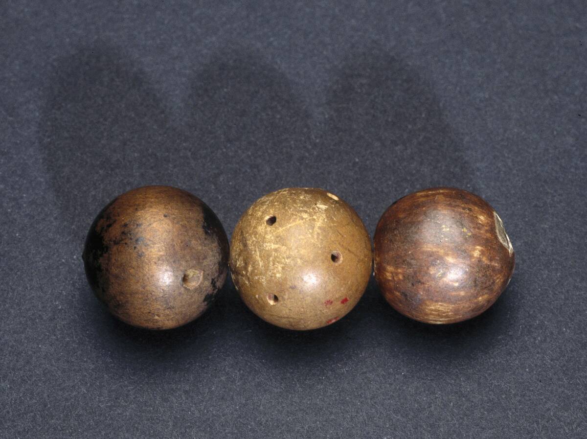 Daltons wooden atomic models, early 19th century.