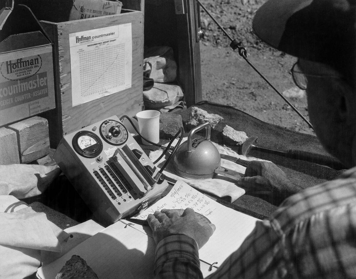 Hoffman 'Countmaster' Geiger Counter/Assayer
