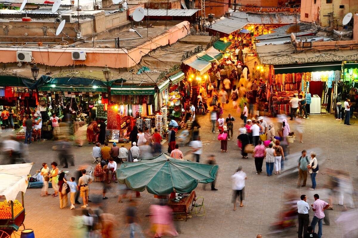 MAROC, MARRAKECH, MEDINA, PLACE JEMAA EL FNA LE SOIR, MARCHE NOCTURNE, ENTREE DU SOUK