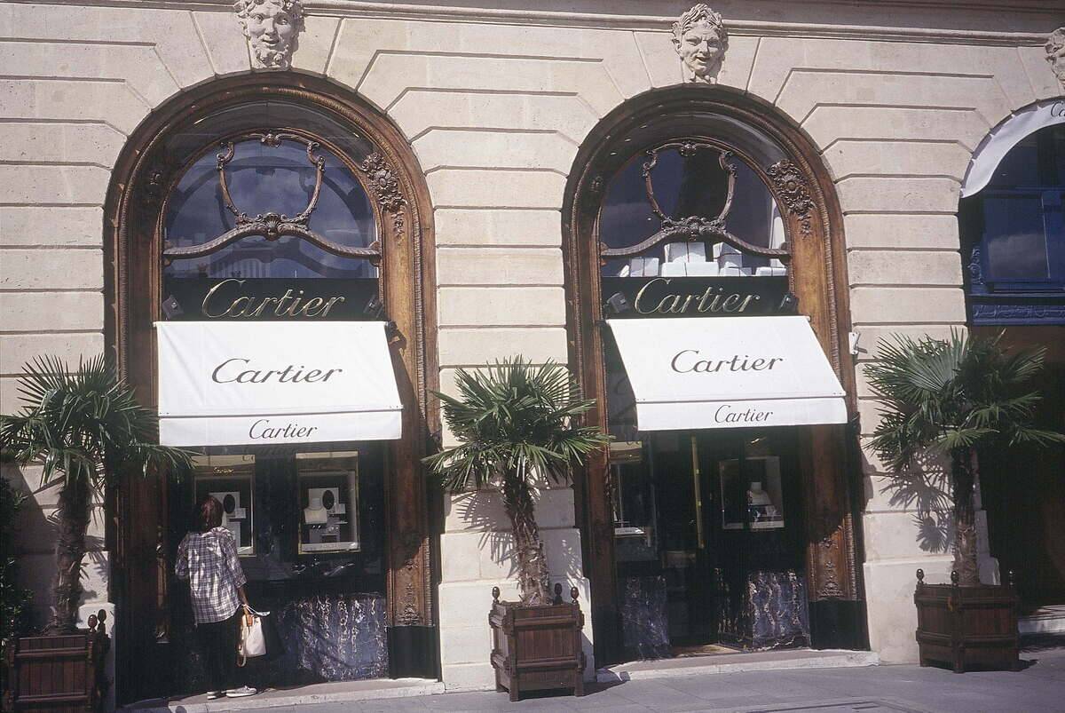 Paris, Ist district. Jeweller's shop Cartier, Vend