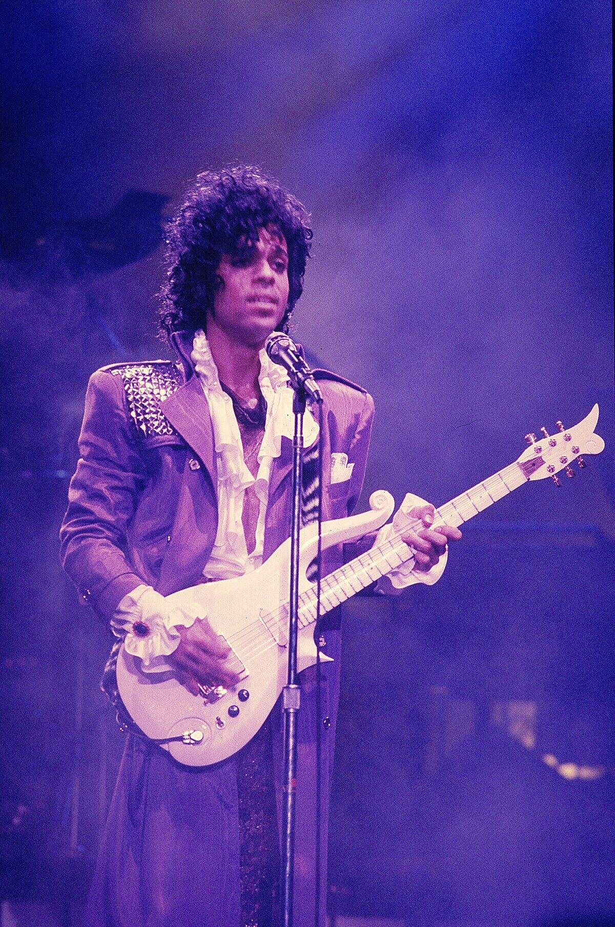 Prince Performs Live In Chicago