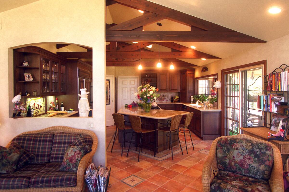 SO.Kitchen.Wide.RDL (3/3/99) (Mission Viejo, CA) The newly remodeled kitchen of Kar and Drew Hofmann