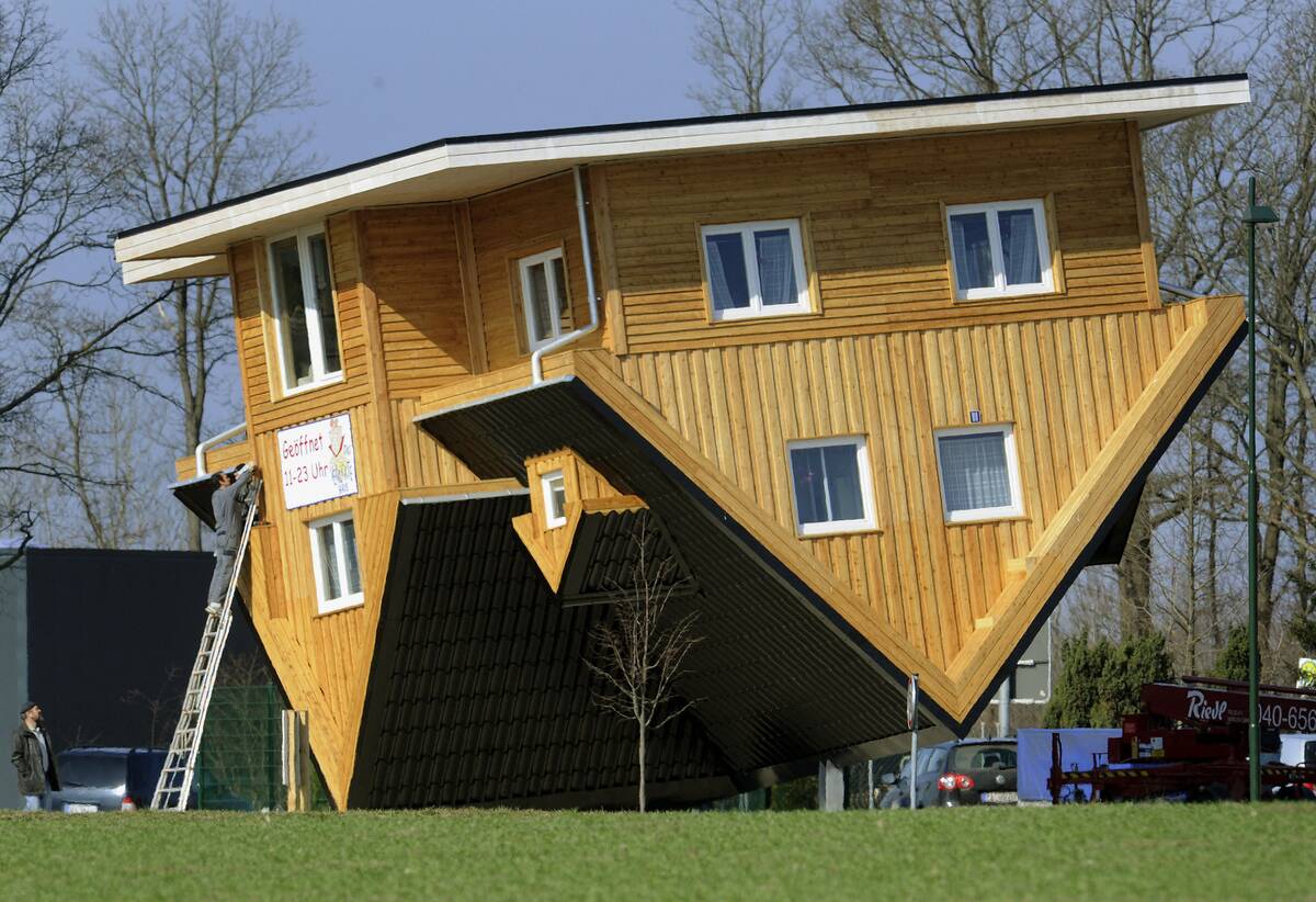 TOPSHOT-GERMANY-ARCHITECTURE-HOUSE-OFFBEAT