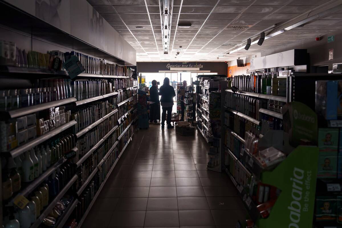 TOPSHOT-SPAIN-ENERGY-EMERGENCY-BLACKOUT