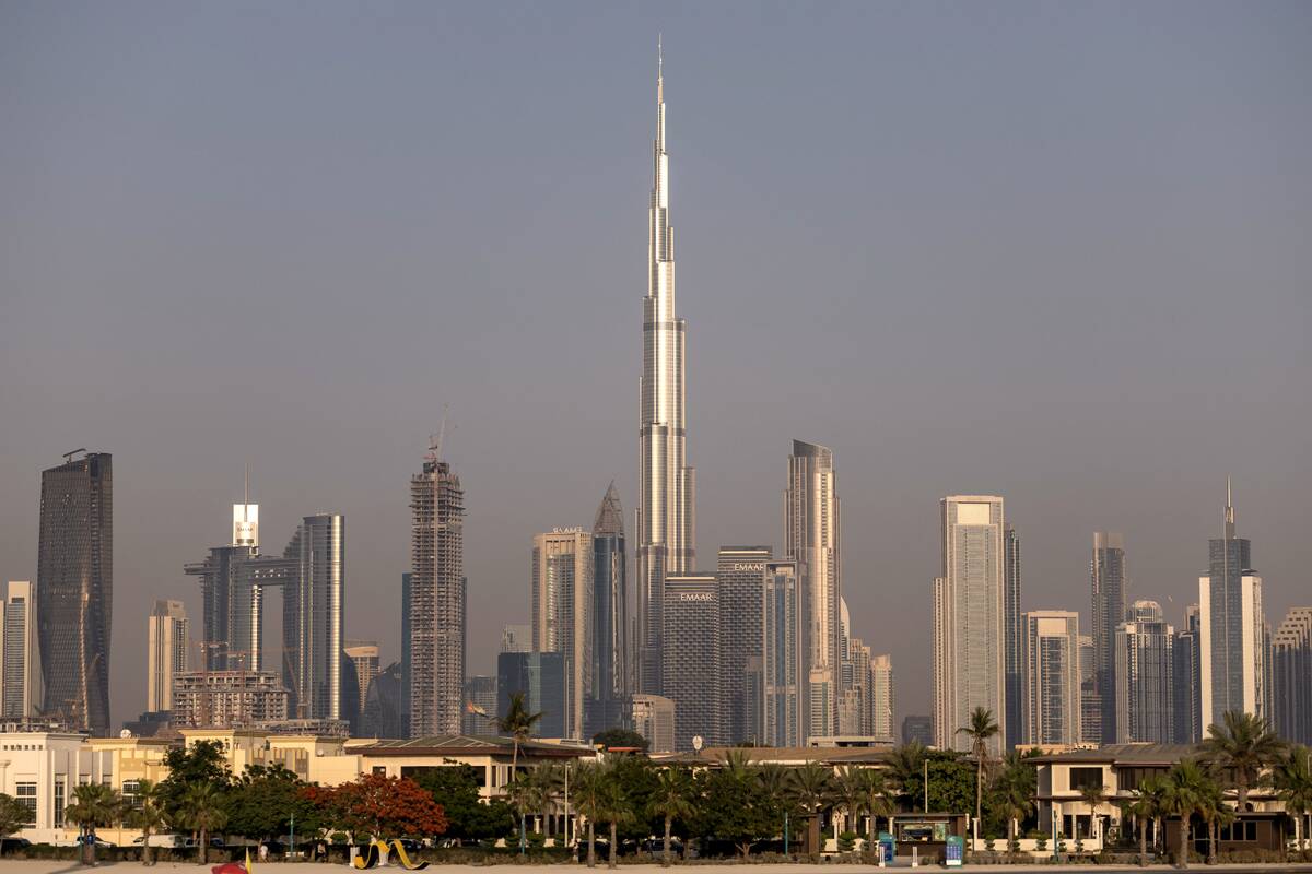 TOPSHOT-UAE-SKYLINE-URBANISM
